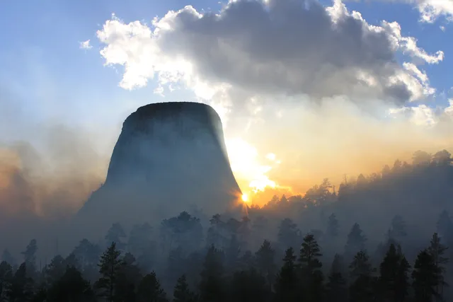 Alpenglow wallpaper: devils tower alpenglow