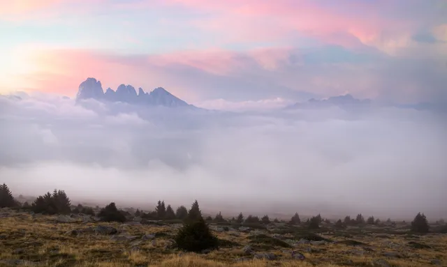 Alpenglow wallpaper: dolomites mist