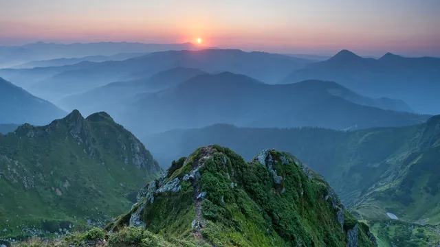 Alpenglow wallpaper: green ridge