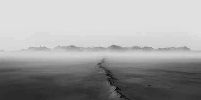 Hinterlands wallpaper: faultline haze