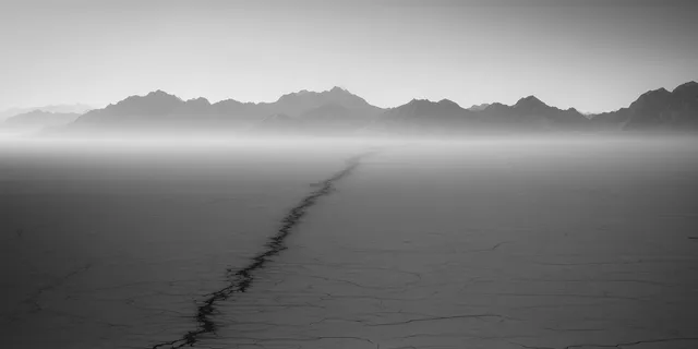 Hinterlands wallpaper: long fault