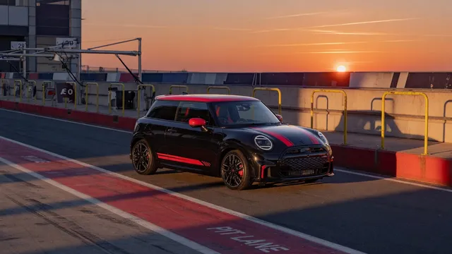 Mini Jcw wallpaper: pit lane sunset