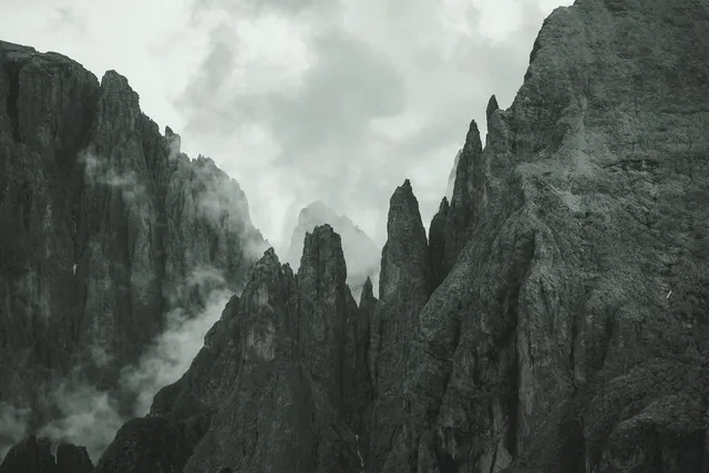 Temerald wallpaper: jonas degener t4tn3SLE1z4 unsplash