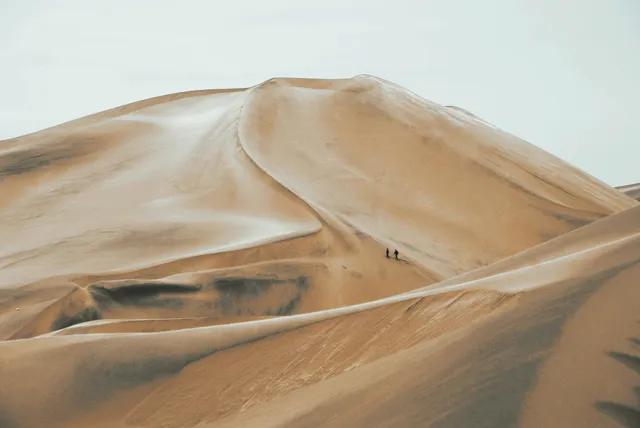 Temerald wallpaper: keith hardy UVyavSwslOg unsplash